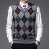 New Autum Fashion Designer Brand Argyle Pullover Diamond Sweater V Neck Knit Vest Men 6% Wool Sleeveless Casual Men Clothing